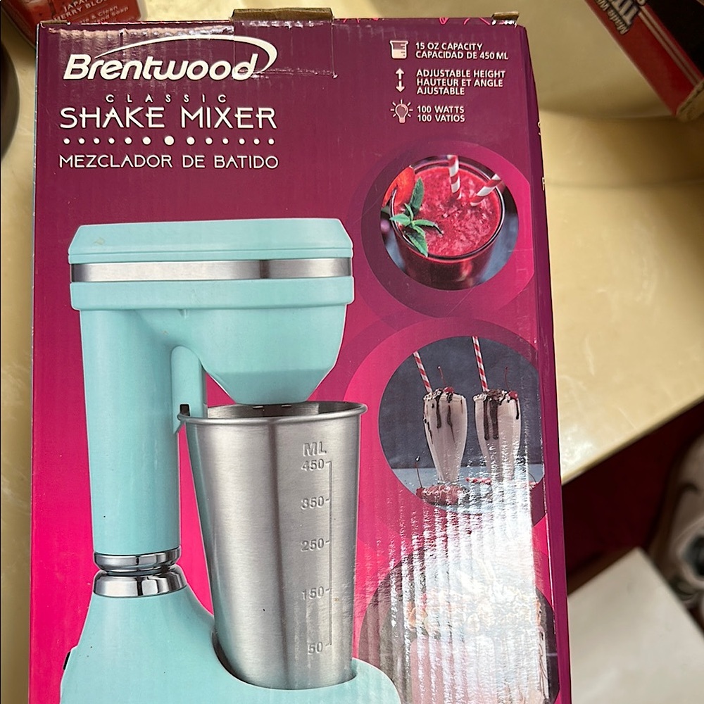 New never used Brentwood Classic Shake Mixer in Aqua and Silver